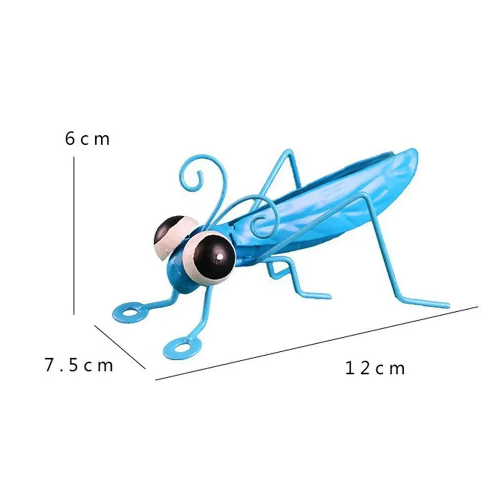 figurine insecte sauterelle verte bleu résine brillante artisanale moderne extérieur décoration jardin