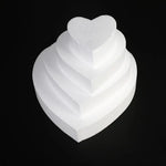 supports gâteaux blancs texture granuleuse moderne respectueux environnement