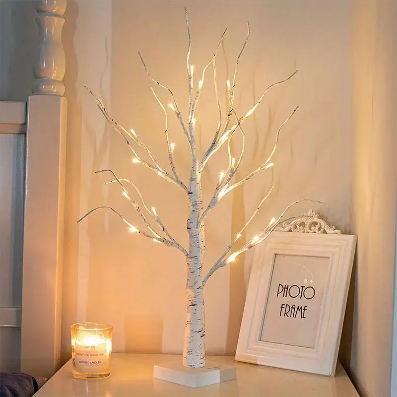 arbre décoratif lumineux branches blanches LED ambiance moderne intérieur salon chaleureuse éclairage minimaliste