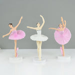 décoration gâteau danseuse tutu plumes chaussures danse transparentes anniversaire rose blanche ballet