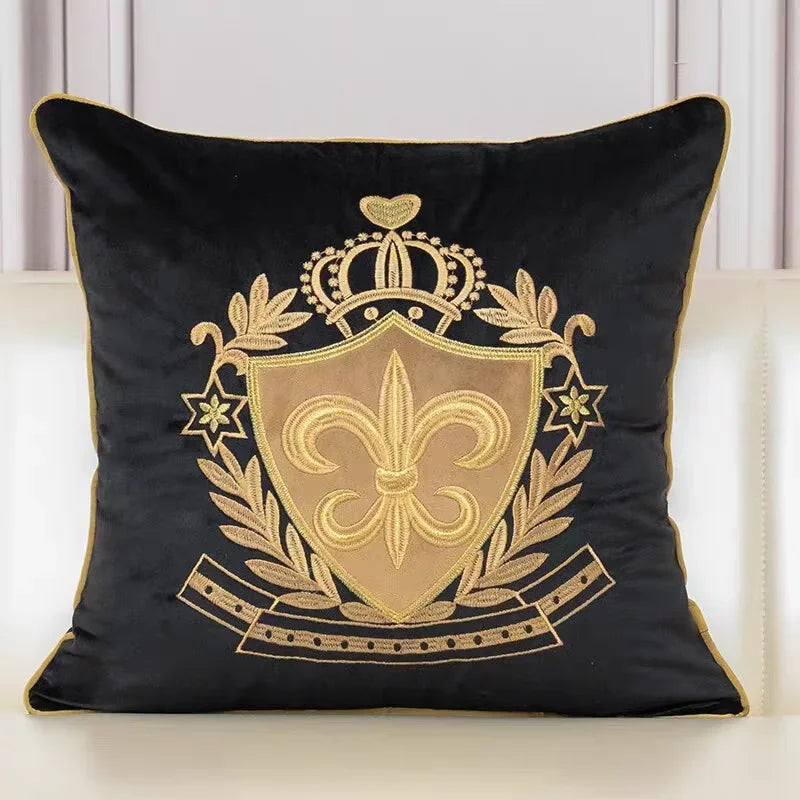 housse coussin brodée doré lys couronne élégante noir bleu marine décorative canapé sofa chambreôtel