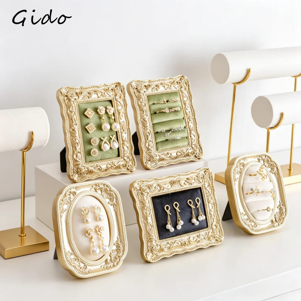 porte bijoux classique vintage or vert noir velours ornements baroques femme festival commercial