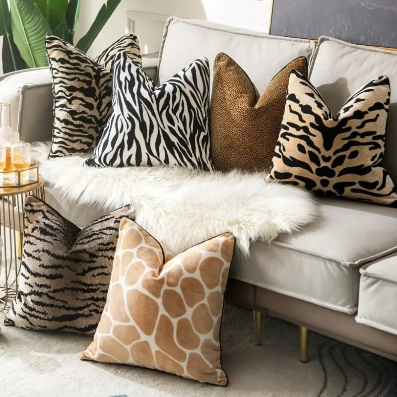 coussin velours imprimé zèbre tigre noir beige contemporain opacité carré décoration sofa voiture