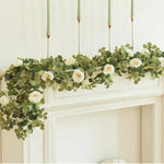 guirlande eucalyptus artificielle fleurs blanches decoration mariage exterieur vert rose