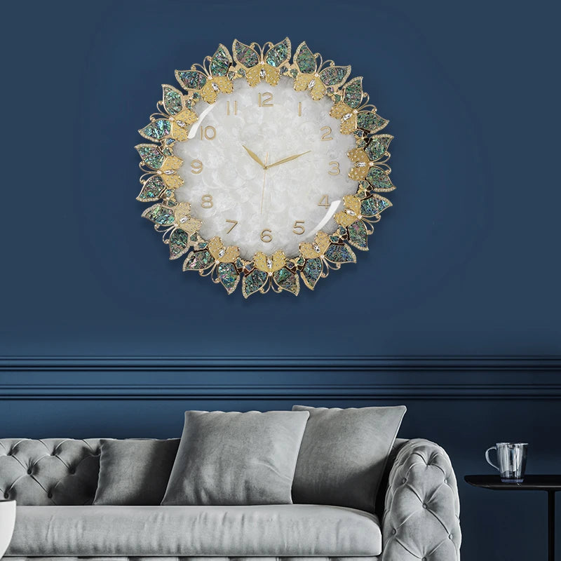horloge murale blanche dorée motif feuilles vertes classique fixation support mural decoration moderne tendance