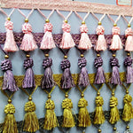 ruban pompons tissus rouge marron gris violet rose doré traditionnel décoratif