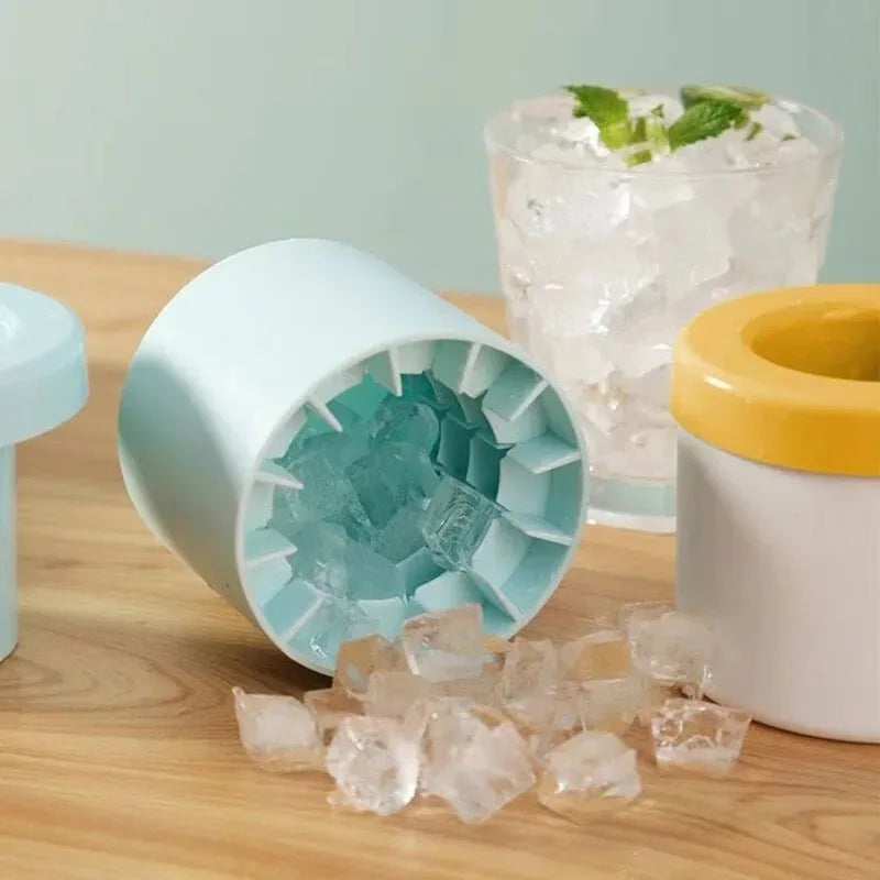 moule silicone glaçons cubes transparents couleurs bleu blanc jaune moderne minimaliste bar maison