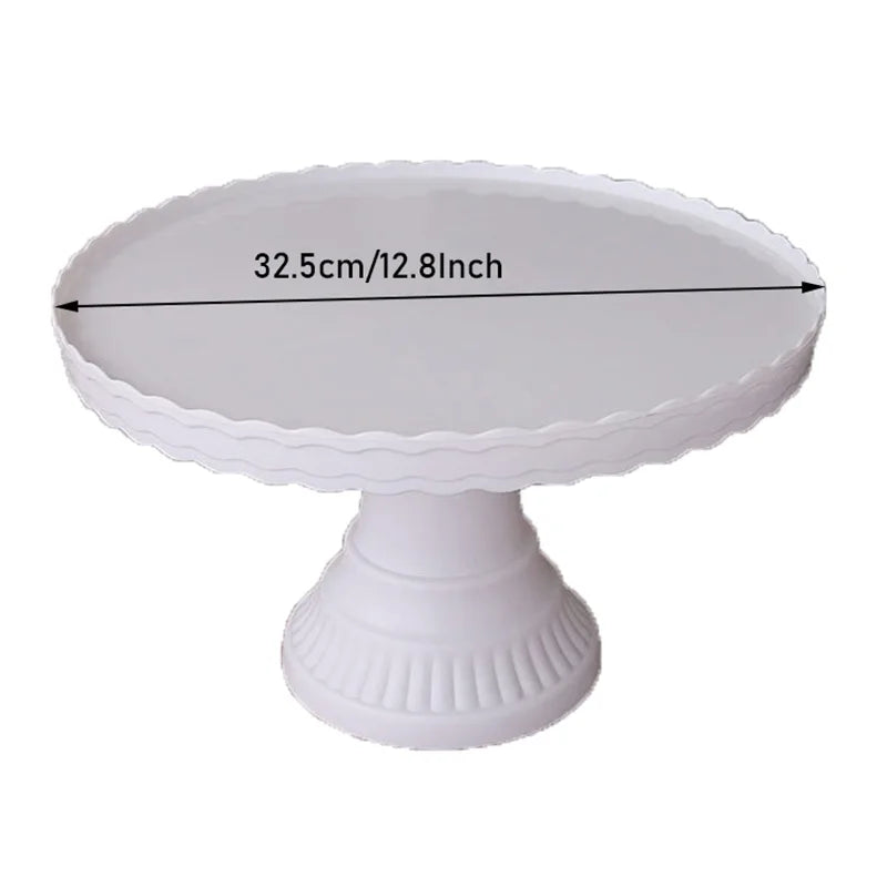 support gâteaux anniversaire blanc dentelle motifs floraux classique vintage niveaux assiettes carrées