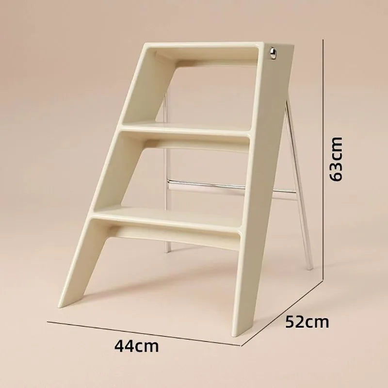 trois marches plastique transparent moderne minimaliste pieds métalliques porte ouverte poids 150kg