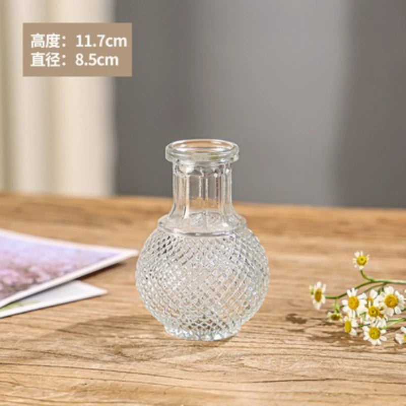vases decoratifs verre texturé transparent vintage fleurs arrangements decoration maison
