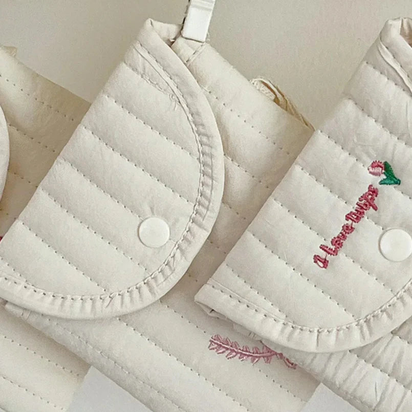 sac kawaii brodé protège slip hygiénique quilting bébé mignon porte protections blanc crème