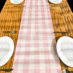 chimene table lin carreaux rose blanc classique geometrique festive opaquement assiettes fourchettes citrons bougie