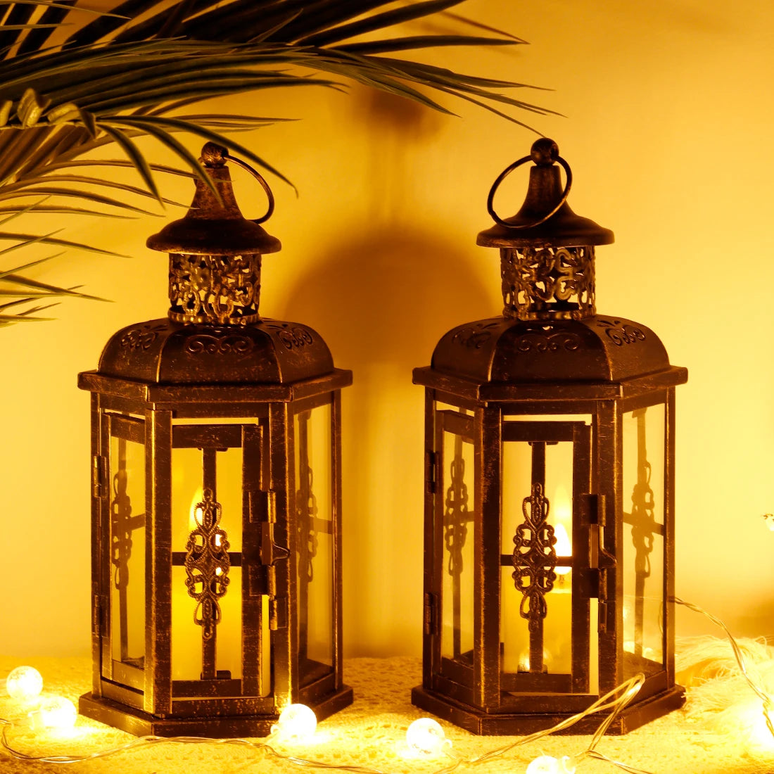 lanterne vintage fer noir motifs dorés bougie suspendue décoration maison mariage