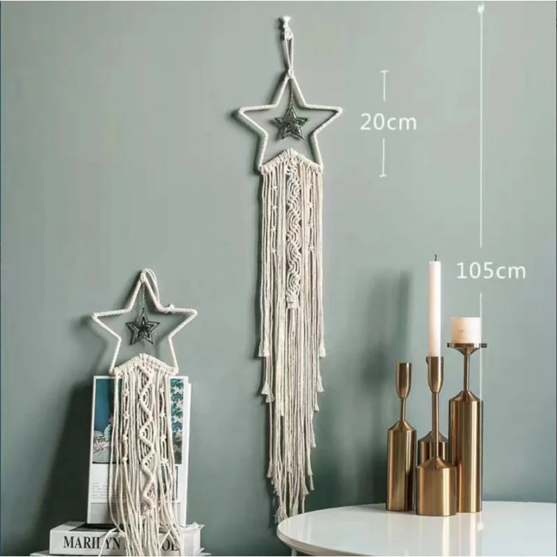 tapisserie macramé boho pompons franges beige clair tissé main décoration murale artisanal