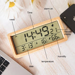 Vue de profil du réveil en bois montrant son design épuré et ses dimensions compactes