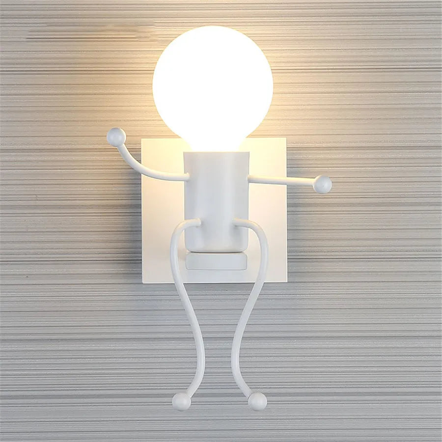 applique murale enfant personnage stylisé fer noir blanc lampe chambre décoration moderne