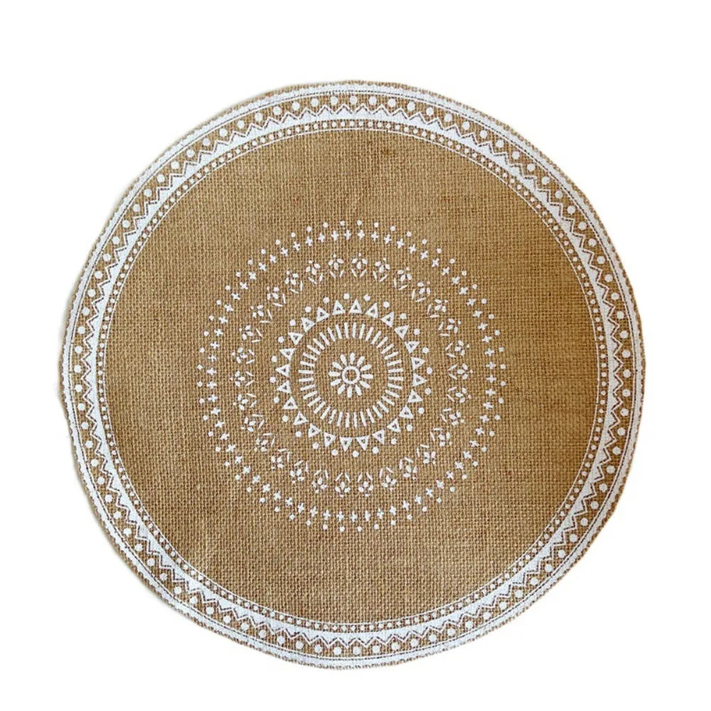 serviettes table boho chic motifs géométriques pompons noirs beige tables manger rondes 36 38