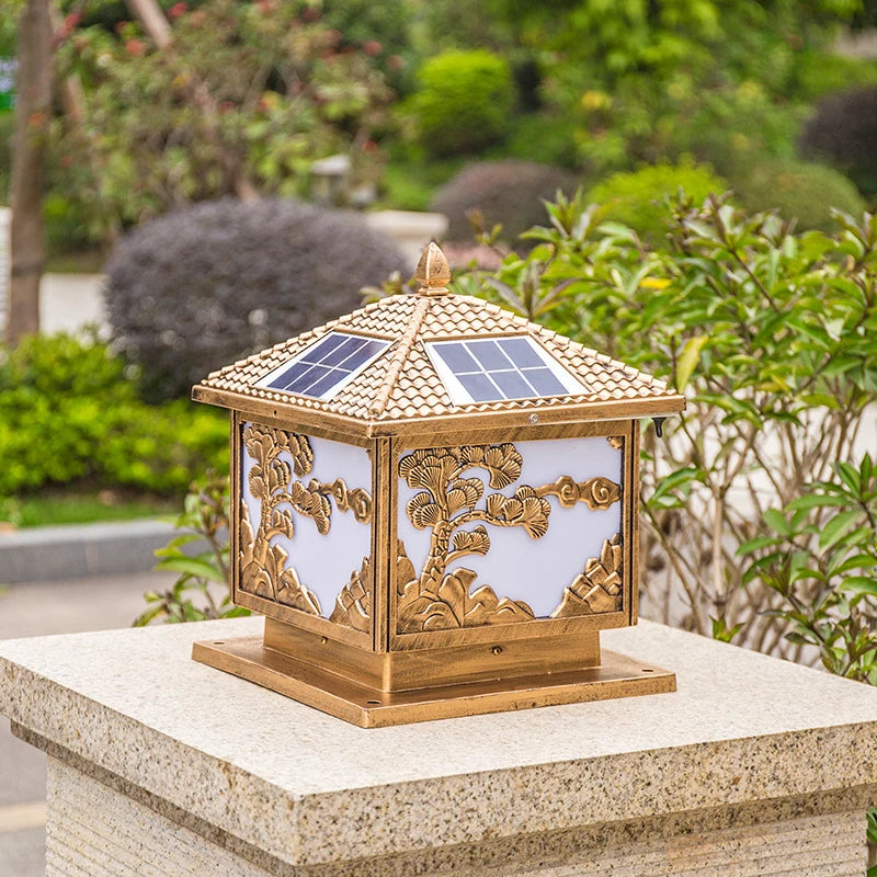 lampe solaire décorative dorée motifs floraux verre translucide oriental fixations télécommande inclusion