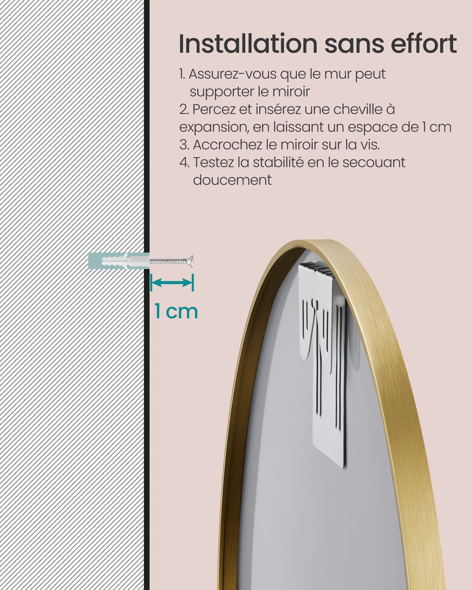 Miroir doré dans salon moderne