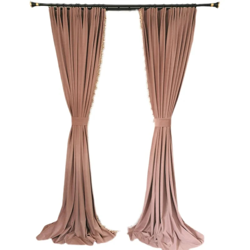 rideau velours rose pâle occultant dorés franges fenêtre salon moderne