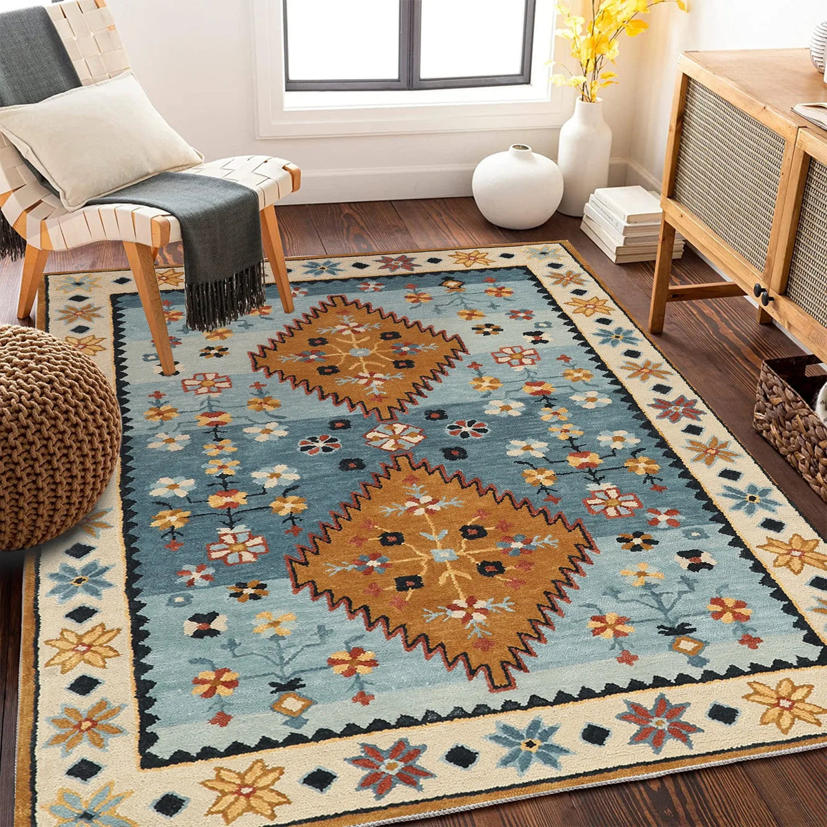 tapis salon classique motif floral traditionnel rouge bleu beige intérieur décoration maison ancien