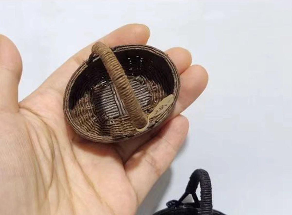 miniature panier osier rustique accessoires maison poupée décoration rangement paille naturel artisanal