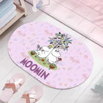 tapis sol moomin dessins animés rose clair blanc rouge bleu personnages fleurs illustration salle