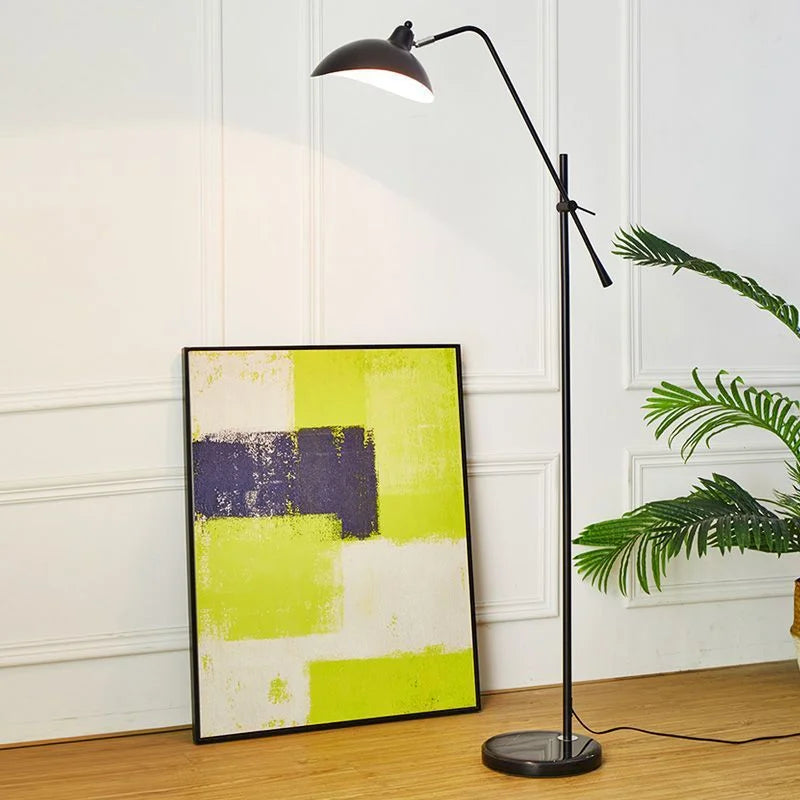 lampadaire sol moderne noir base marbre ajustable métal doré salon intérieur luxe