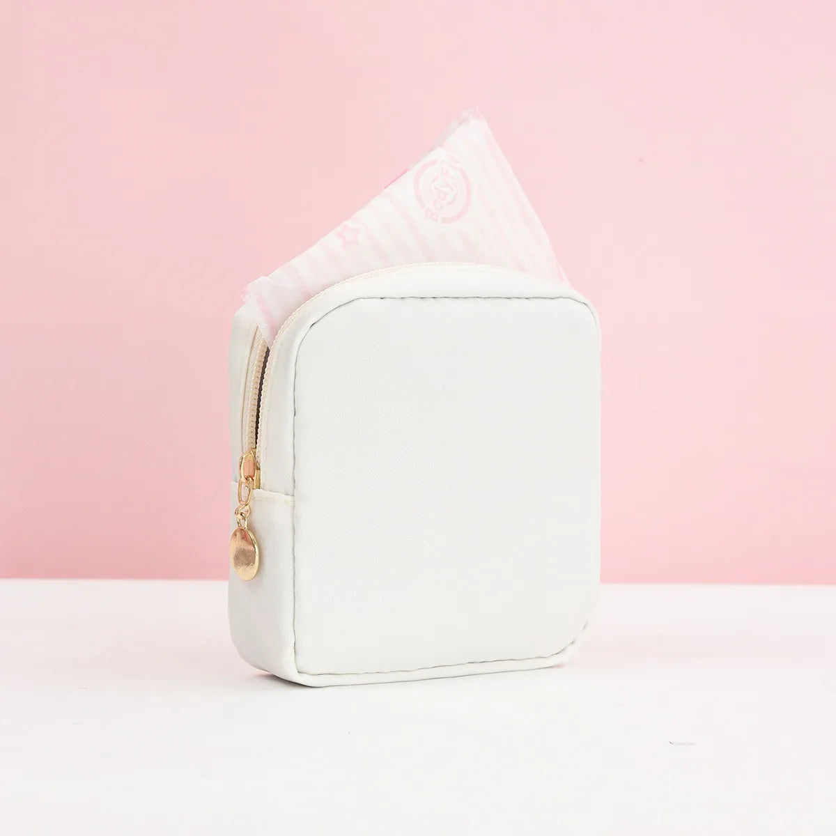 sac main moderne minimaliste vert pastel noir rose blanc beige violet fermeture glissière polyestère