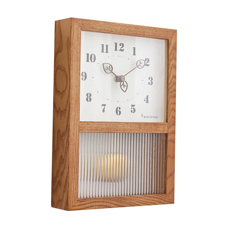 Détail du mouvement quartz silencieux horloge feuille