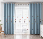 Rideaux pour enfants avec motifs spatiaux astronautes et fusées, parfaits pour décorer une chambre de petit explorateur. Ces rideaux au design ludique et coloré apportent une touche de fantaisie à la pièce, tout en filtrant la lumière. Accessoires idéaux pour stimuler l'imagination et créer une ambiance joyeuse et captivante dans votre intérieur.