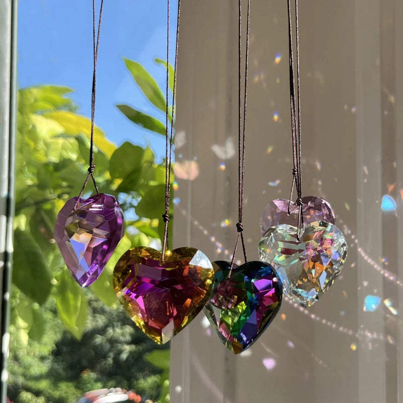 décoration intérieure coeur facettes multicolores moderne ornement bricolage cordelette pendentif arc ciel vibrant reflets