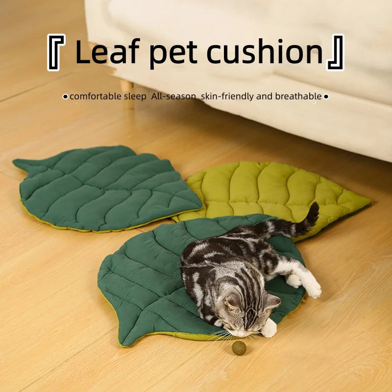tapis lit chat feuille verte texturée nervures mat décoratif nature 68x45cm jouet bois ballé