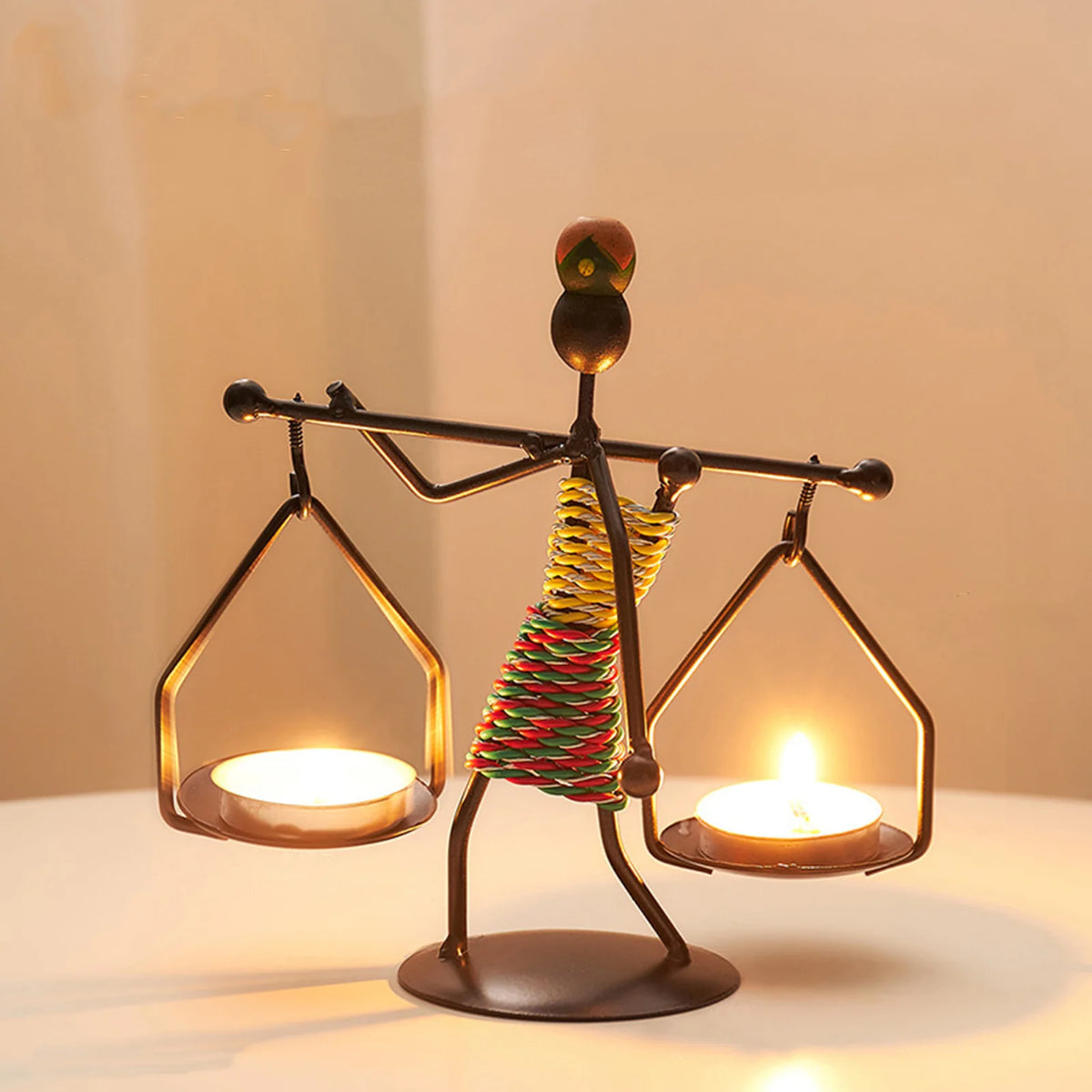 supports bougie métal artisanal figurines humaines couleurs vives mariage décoration intérieure moderne classique
