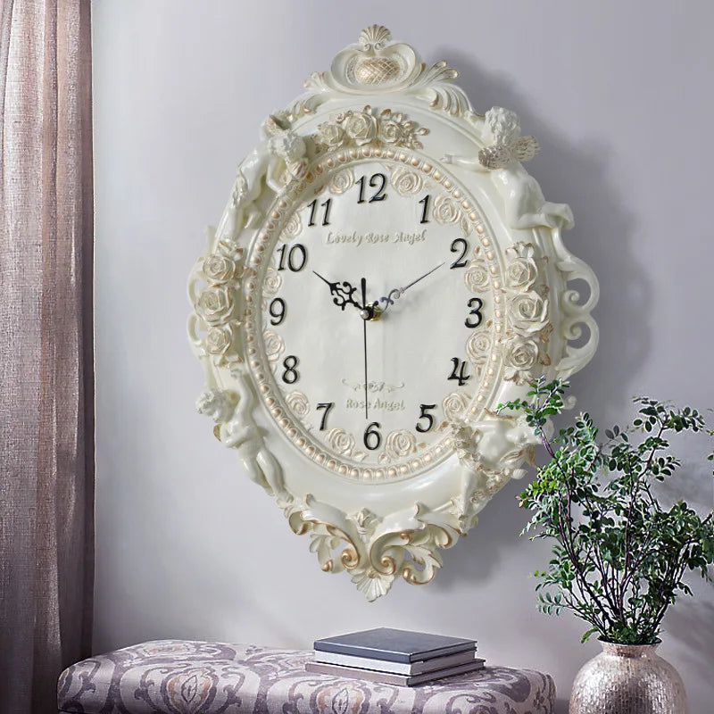 horloge murale baroque motif floral angelique blanc salon decoration aiguille quartz résine unique