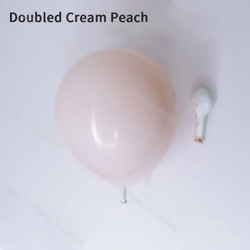 Comparaison des couleurs crème et abricot des ballons