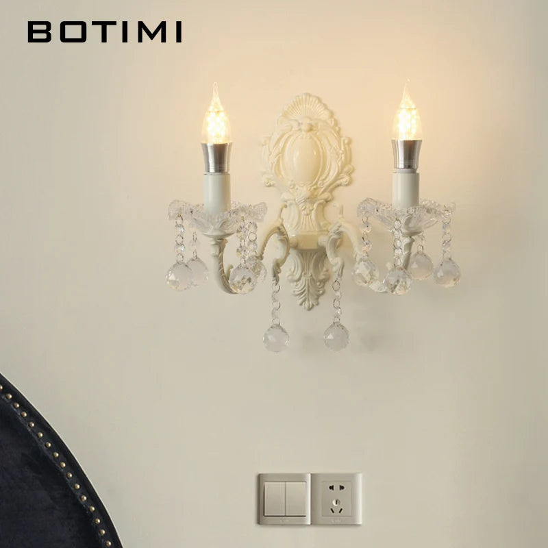 applique murale cristal baroque blanc ornements pendeloques chambre entrée étude murale moderne