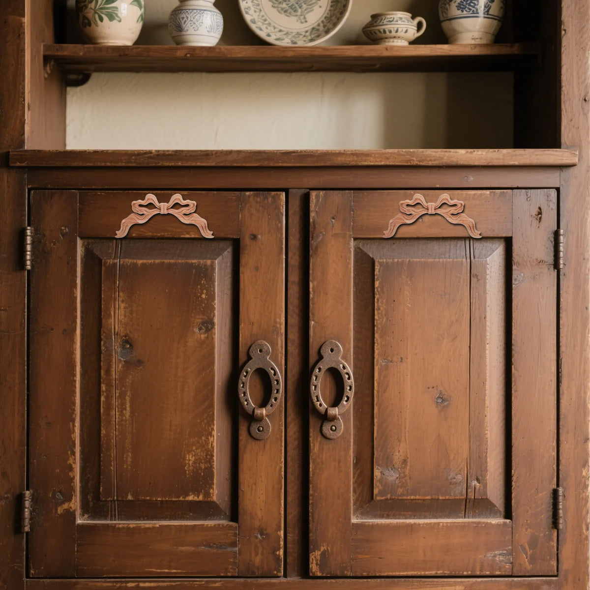 décoration murale bois sculptée classique beige clair maison meubles armoires portes miroirs