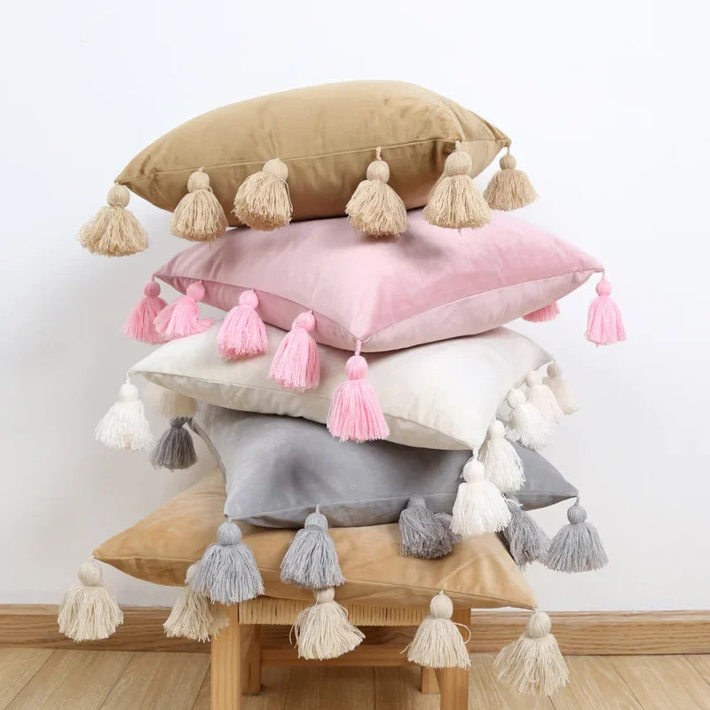 housse coussin velours moderne bohème couleur unie pompon décoratif 45x45cm