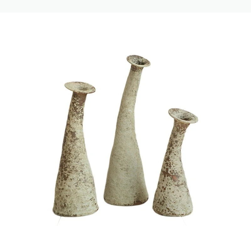 vase decoratif rustique vase table forme colonne beige blanc cassé brun rouille aspect texturé