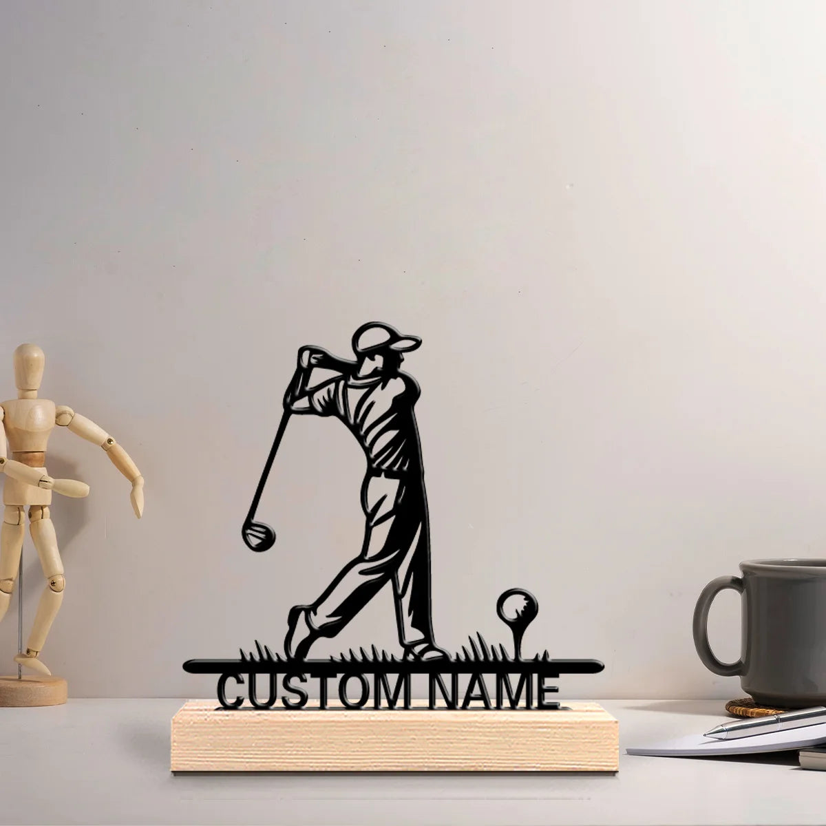décoration murale statue golfeur silhouette gravure artisanale noire base bois chambre salon moderne