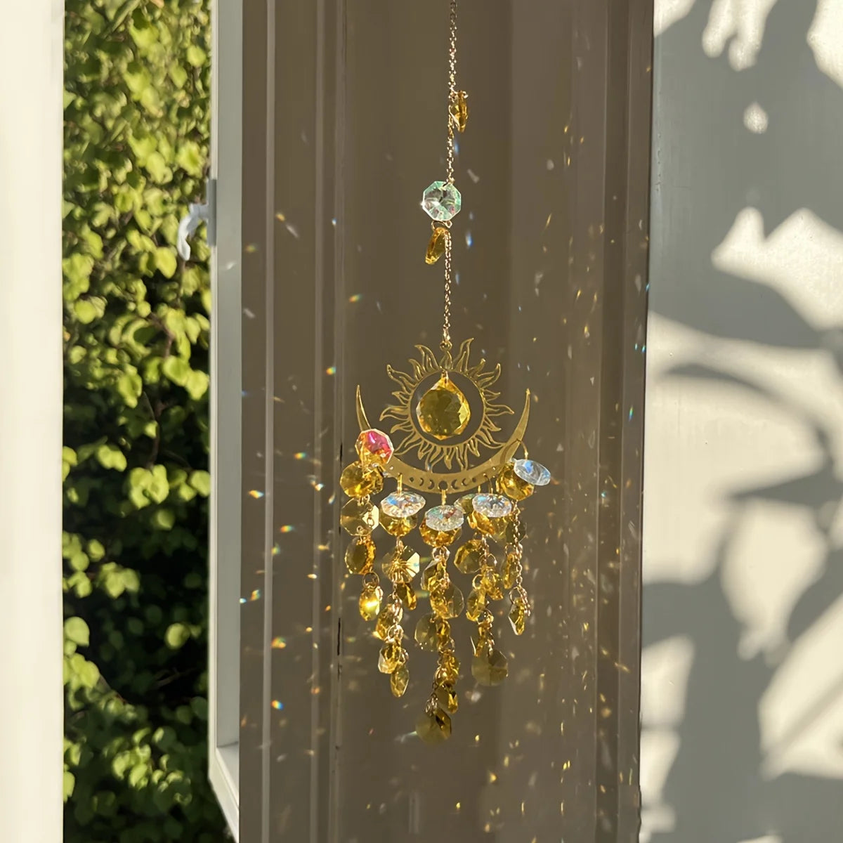 décoration murale or soleil lune artisanal bohème crochets chaines semi transparentes