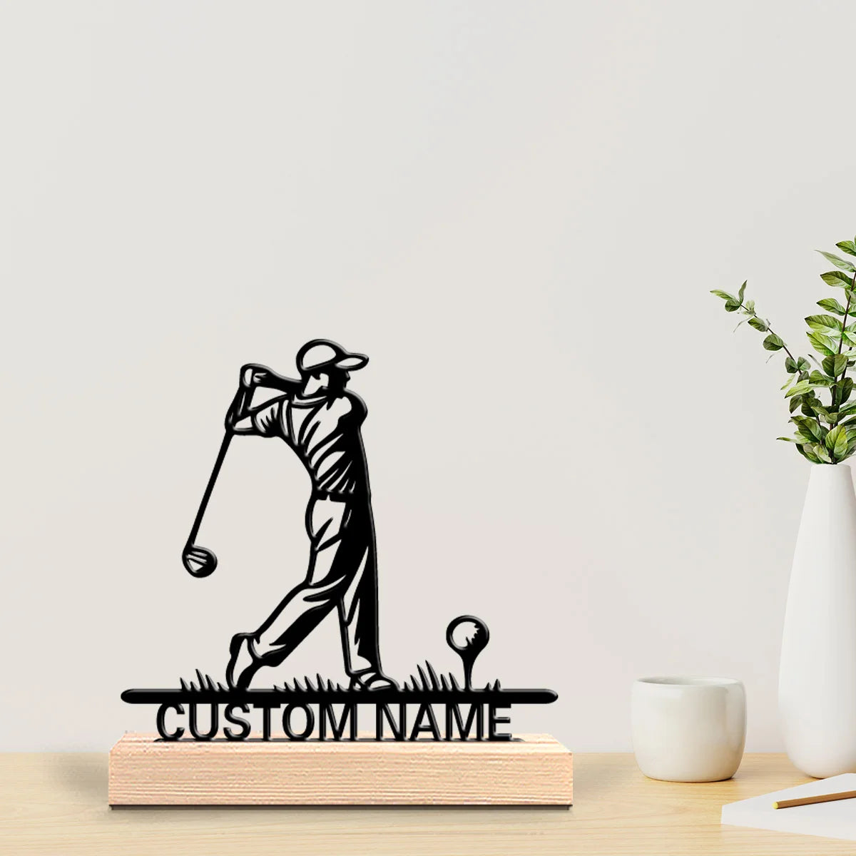 décoration murale statue golfeur silhouette gravure artisanale noire base bois chambre salon moderne