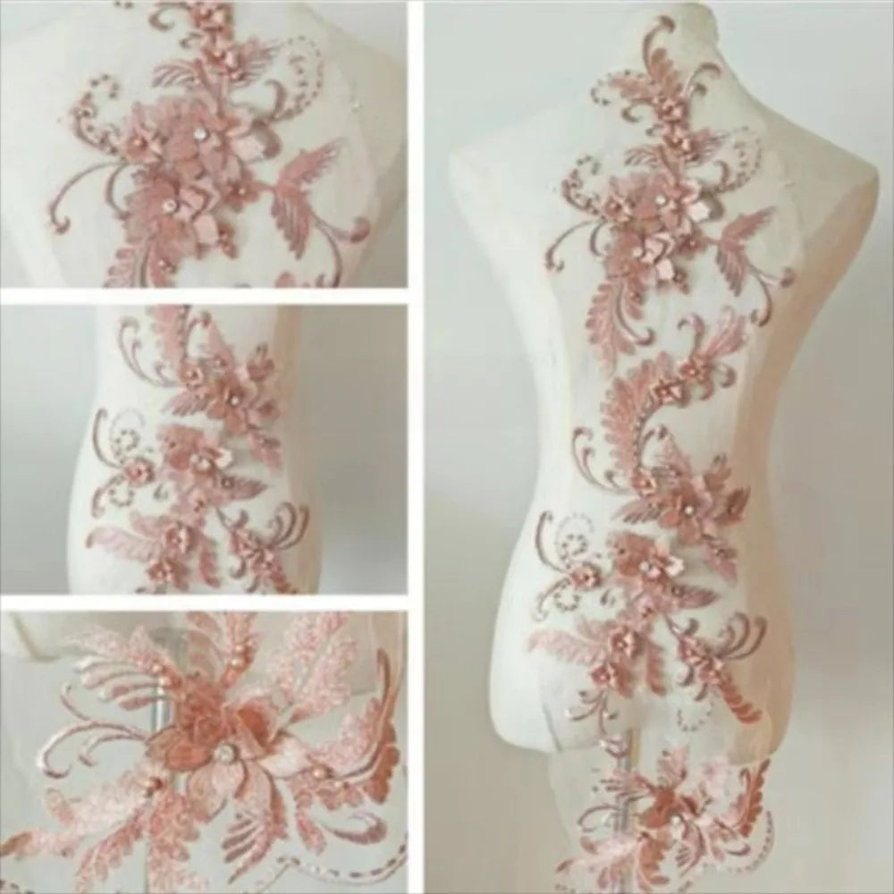 applique textile brodée floral semi transparente rose clair noir baroque