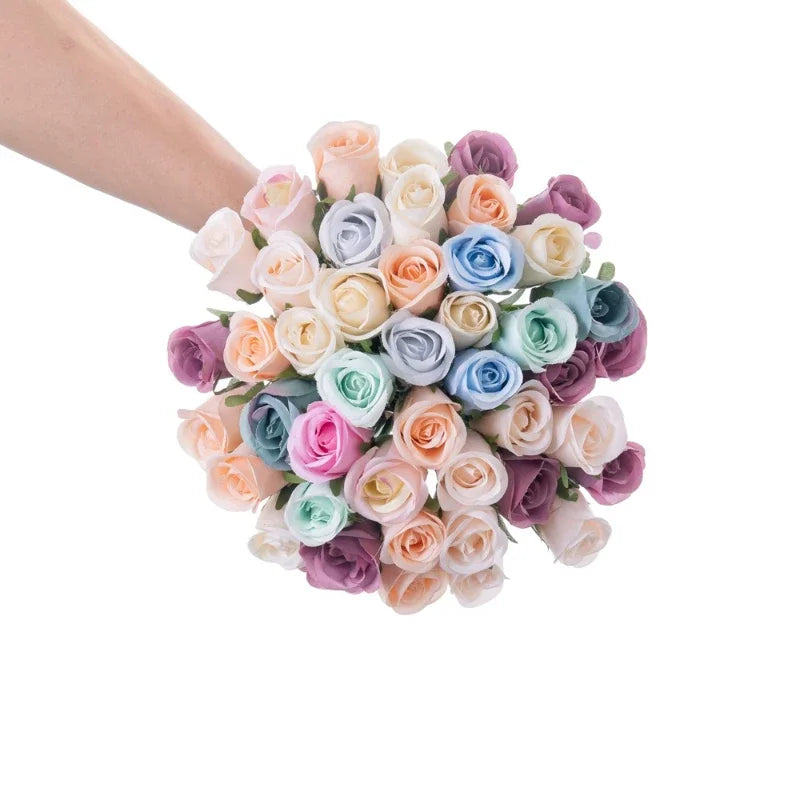 décoration intérieure bouquet roses artificielles blanc rose bleu violet classesiques feuilles verte mariage anniversaire
