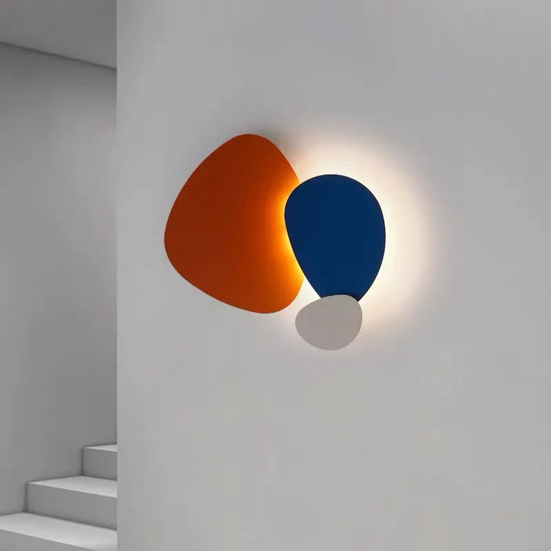 lampe murale moderne abstraite orange bleu blanc éclairage quotidien artistique LED ambiance chambre salon