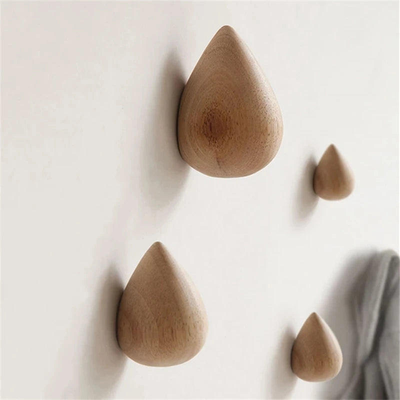 porte manteaux mural bois clair minimaliste vis chevilles crochets différents tailles rangement chapeaux écharpes