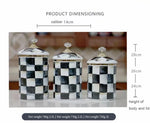 contenants cuisine porcelaine émaillée carreaux géométriques bleu blanc rose classiques