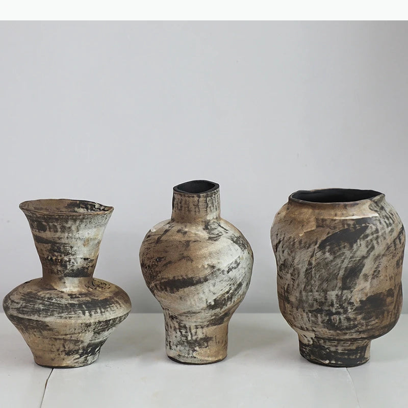 vases marron gris blanc texture marbrée artisanal rustique vase table nouveau classique post moderne