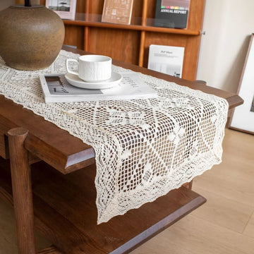 chemin table dentelle beige classique maison coton polyester livres tasses magazines